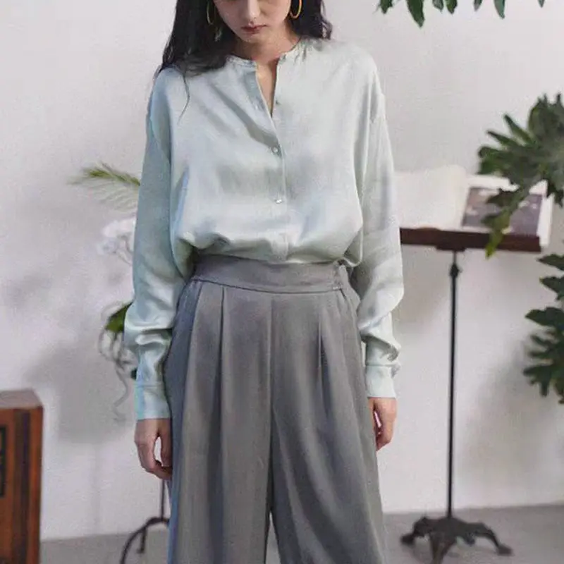 2024 New Shirt Women's Spring/Summer Mulberry Silk Top High End Light Grey Green Round Neck Women's Shirt
2024 New Shirt Women's Spring/Summer Mulberry Silk Top High End Light Grey Green Round Neck Women's Shirt