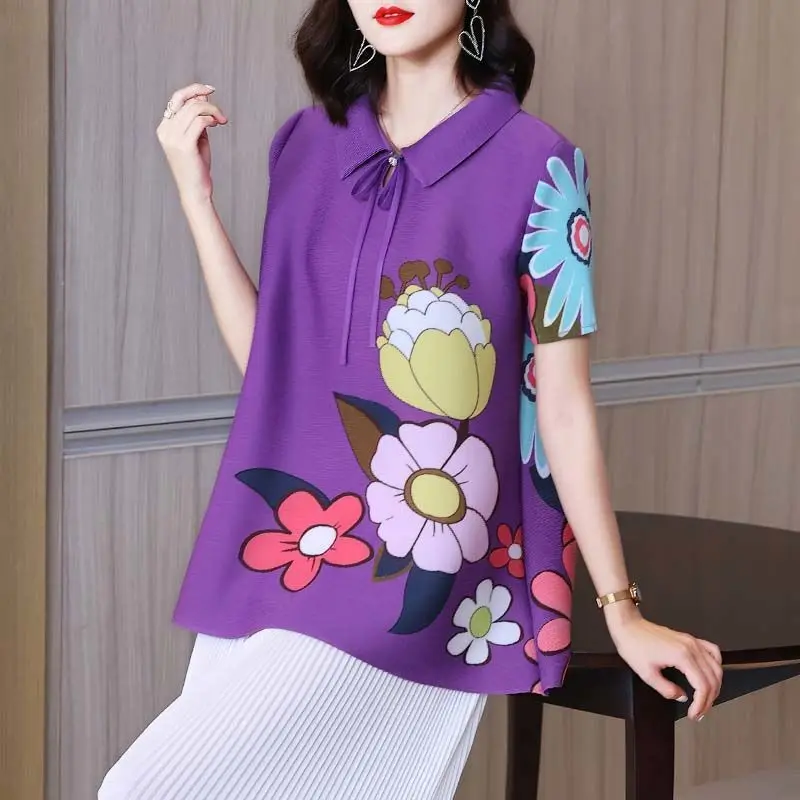 Short sleeved lace up polo neck purple t shirt top 2023 summer new fashion print loose and slim pleated t-shirt female tops
Short sleeved lace up polo neck purple t shirt top 2023 summer new fashion print loose and slim pleated t-shirt female tops