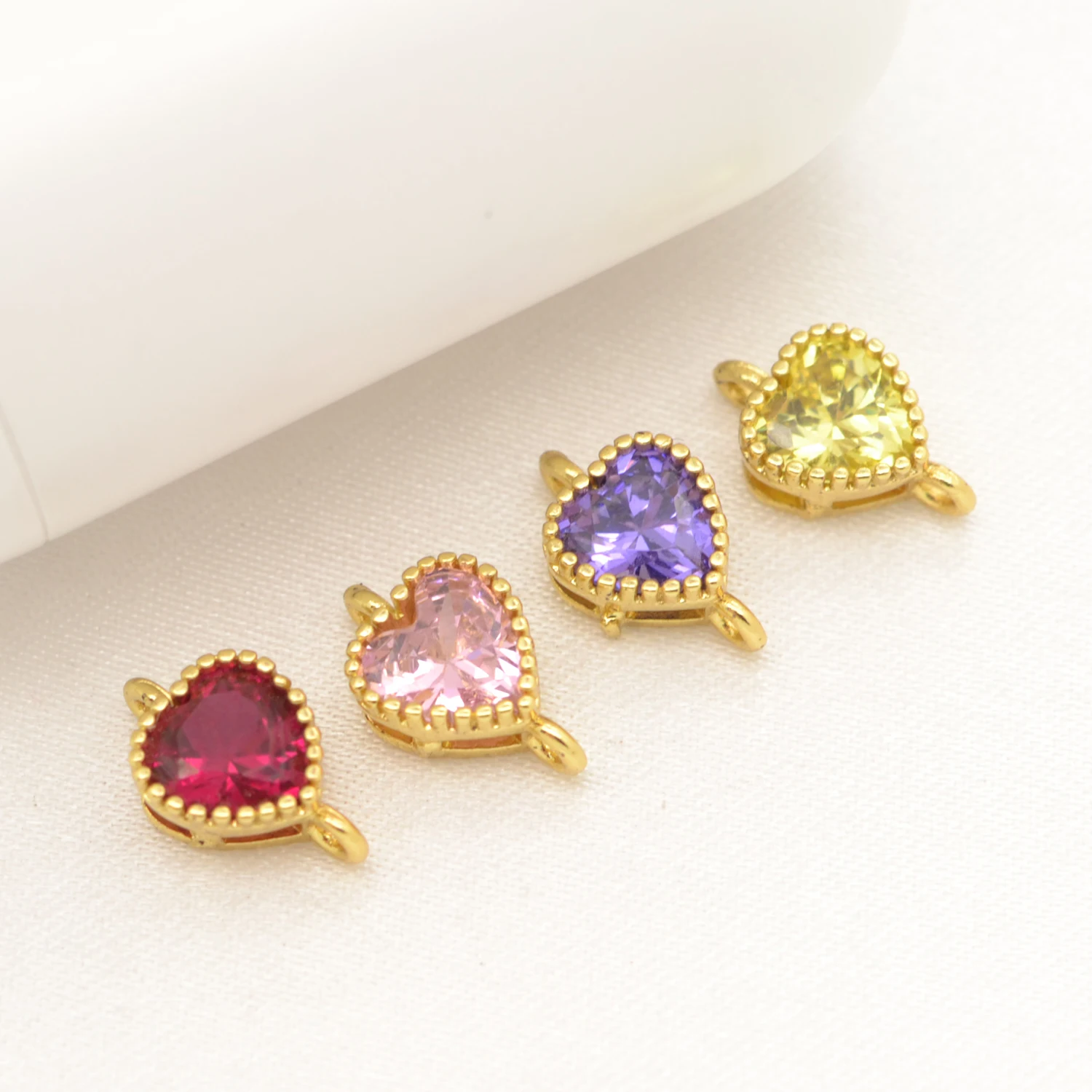 Copper Edge Heart Zircon Connector Fastener for Jewelry Making Accessories Bead Clasps Chain Handmade Bracelet Necklace Material
Copper Edge Heart Zircon Connector Fastener for Jewelry Making Accessories Bead Clasps Chain Handmade Bracelet Necklace Material