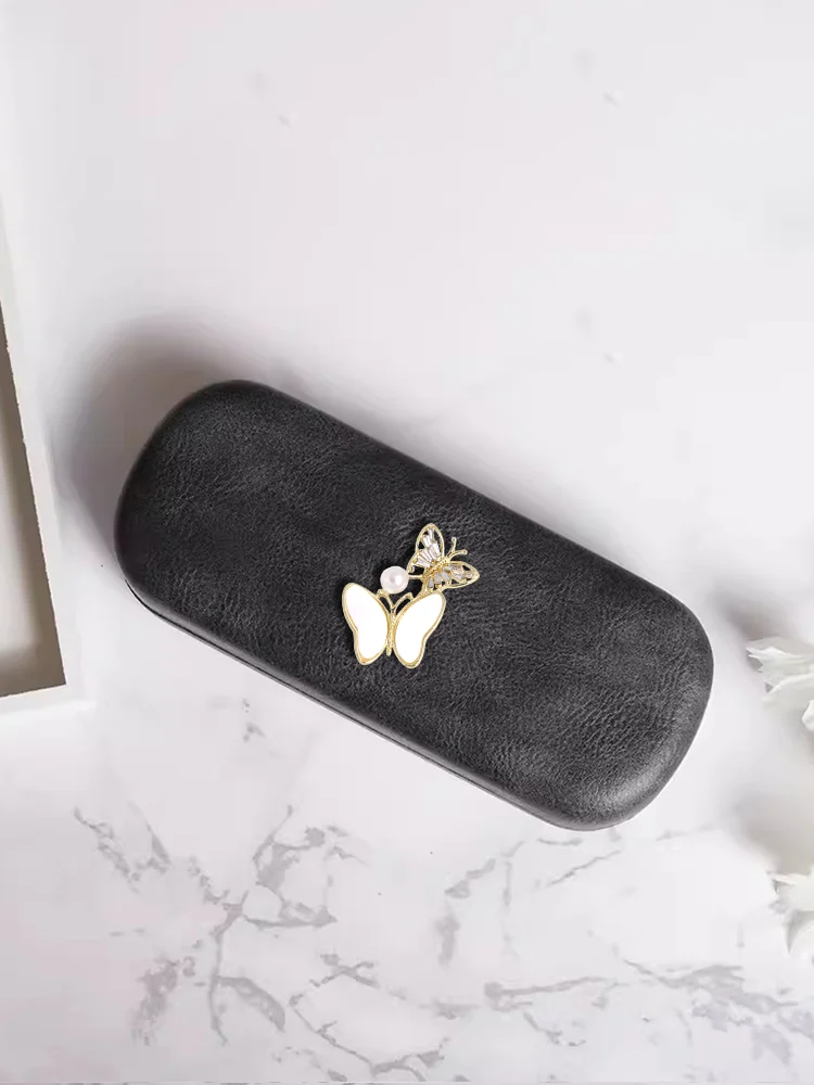 Pressure-Resistant PU & Steel Eyewear Case Portable & High Quality Crystal & Pearl Decor, Gold & White
Pressure-Resistant PU & Steel Eyewear Case Portable & High Quality Crystal & Pearl Decor, Gold & White