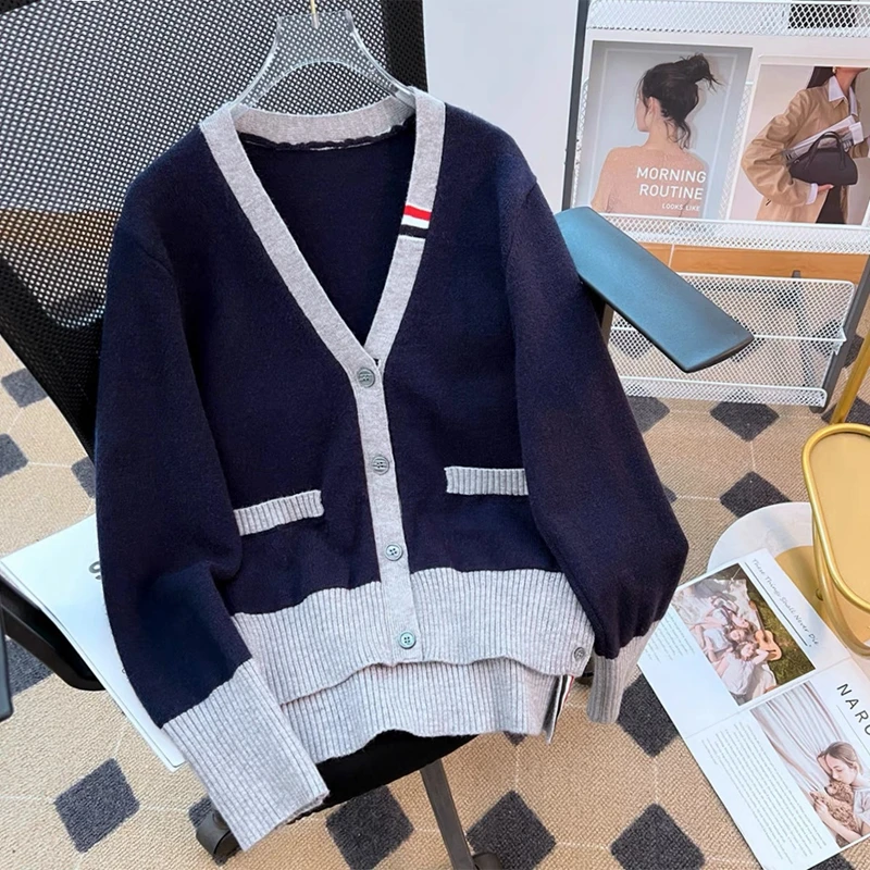 Autumn and Winter New TB Academy Style Contrast Pocket Knitted V-neck Slim Loose Cardigan Casual Sweater Coat
Autumn and Winter New TB Academy Style Contrast Pocket Knitted V-neck Slim Loose Cardigan Casual Sweater Coat