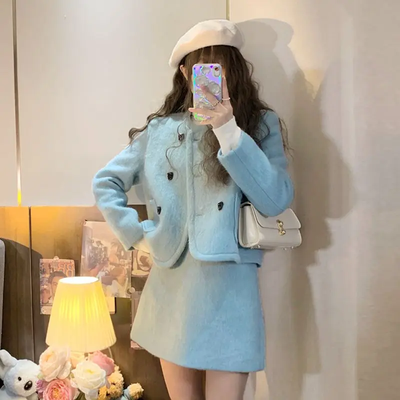 High-Quality and Comfortable Cute and Soft Spring 2023 New Women's Two-Piece Set Short Woolen Jacket and High-Waisted Slim Skirt
High-Quality and Comfortable Cute and Soft Spring 2023 New Women's Two-Piece Set Short Woolen Jacket and High-Waisted Slim Skirt