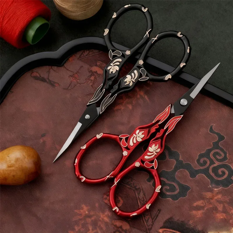 /Tailor's scissors for cross-stitch, thread trimmer, tea bag cutter, tea leaf snips, lace scissors, and small hand scissors /Tailor's scissors for cross-stitch, thread trimmer, tea bag cutter, tea leaf snips, lace scissors, and small hand scissors