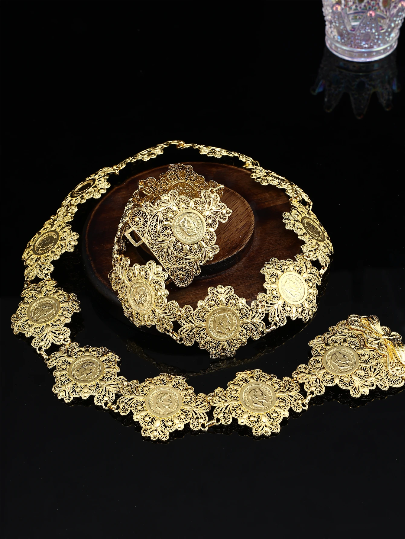 Metal Carved Gold Arabian Waist Chain Caftan Jewelry belt Adjustable Length Wedding Jewelry Body Accessories
Metal Carved Gold Arabian Waist Chain Caftan Jewelry belt Adjustable Length Wedding Jewelry Body Accessories