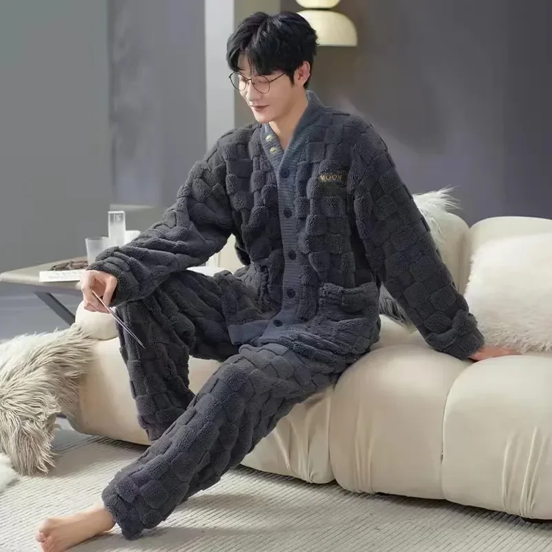 V-neck Warm Comfortable Pyjama Suit Flannel Pajamas Loose Sets Winter Men's Thicken Sleeve Sleepwear Long Set Male Two-piece
V-neck Warm Comfortable Pyjama Suit Flannel Pajamas Loose Sets Winter Men's Thicken Sleeve Sleepwear Long Set Male Two-piece