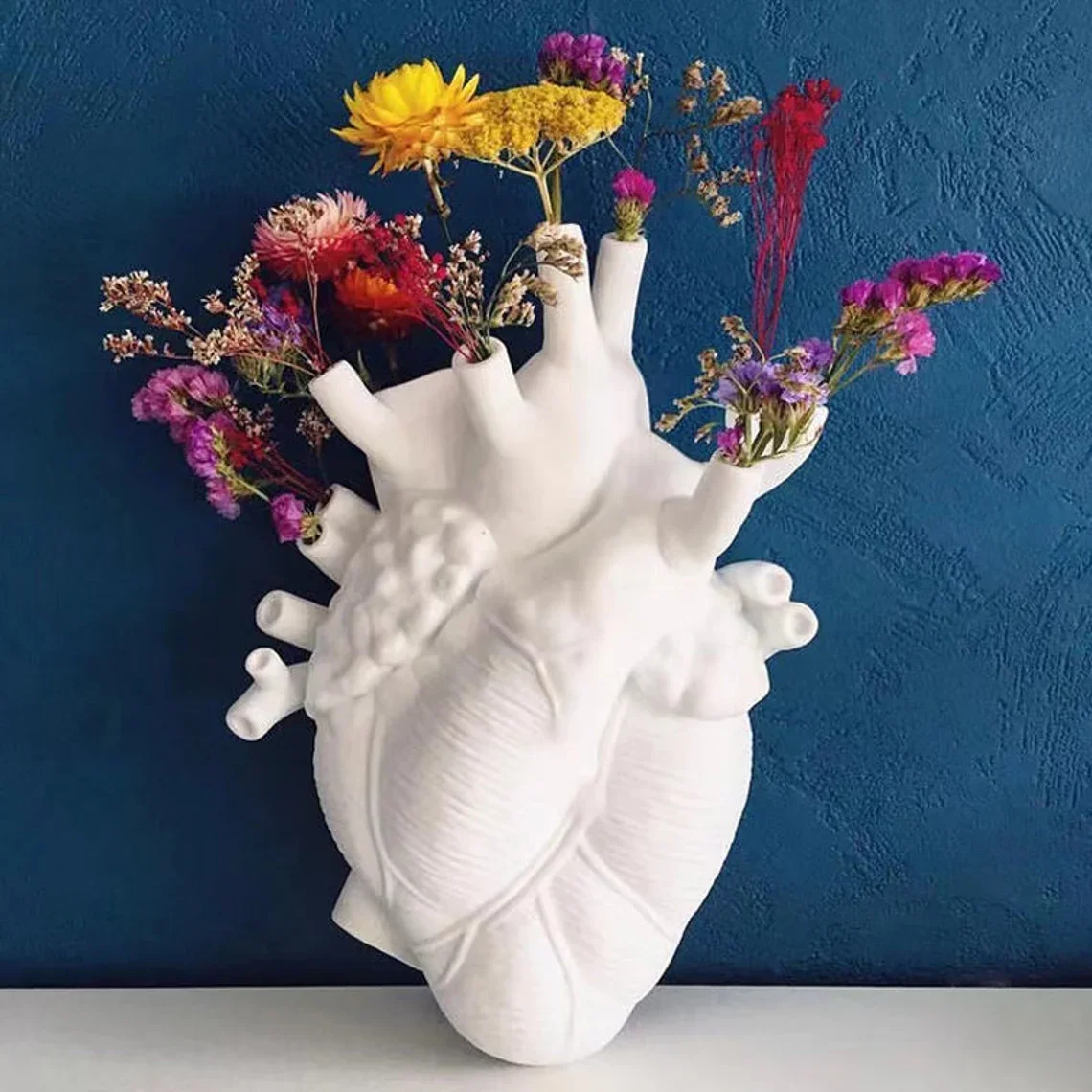 Heart Shape Flower Vase Resin Vase Dried Flower Container Vases Pots Body Sculpture Desktop Flower Pot Home Decoration Ornaments
Heart Shape Flower Vase Resin Vase Dried Flower Container Vases Pots Body Sculpture Desktop Flower Pot Home Decoration Ornaments