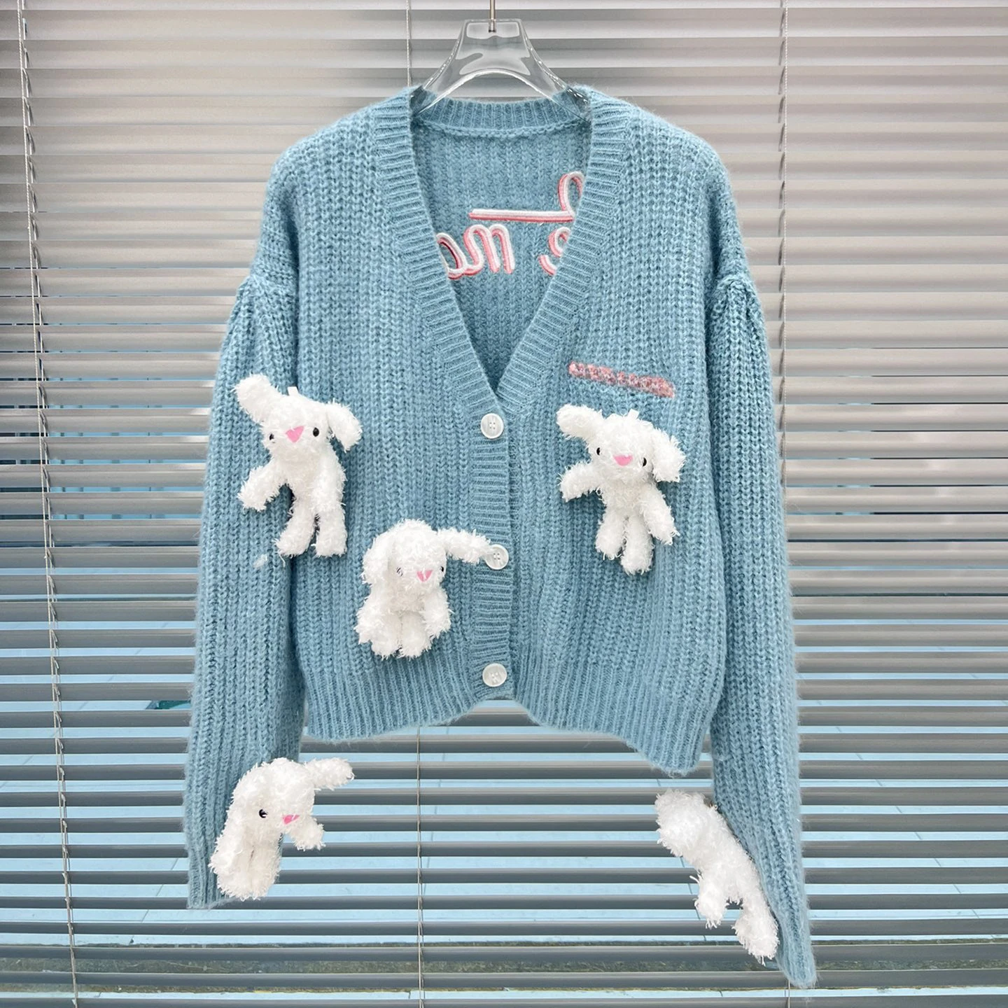 Sweet and gentle bear toy caridgan for women soft knit female loose jumper jackets V-neck short sweater coat
Sweet and gentle bear toy caridgan for women soft knit female loose jumper jackets V-neck short sweater coat
