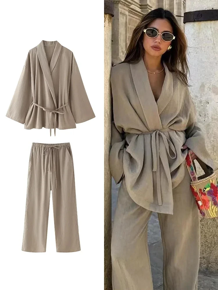 Женский винтажный костюм для отдыха из двух предметов, рубашка цвета хаки на шнуровке, брюки с высокой эластичной талией, Пижамный костюм, элегантные женские брюки, комплекты одежды
Женский винтажный костюм для отдыха из двух предметов, рубашка цвета хаки на шнуровке, брюки с высокой эластичной талией, Пижамный костюм, элегантные женские брюки, комплекты одежды
