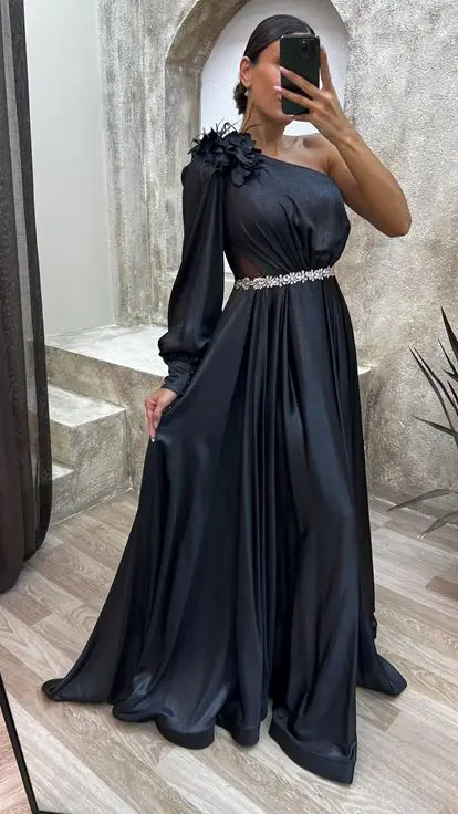 One Shoulder Long Sleeve Prom Dress Satin Appliques Beaded Evening Formal Party Gowns Women Robe De Soiree
One Shoulder Long Sleeve Prom Dress Satin Appliques Beaded Evening Formal Party Gowns Women Robe De Soiree