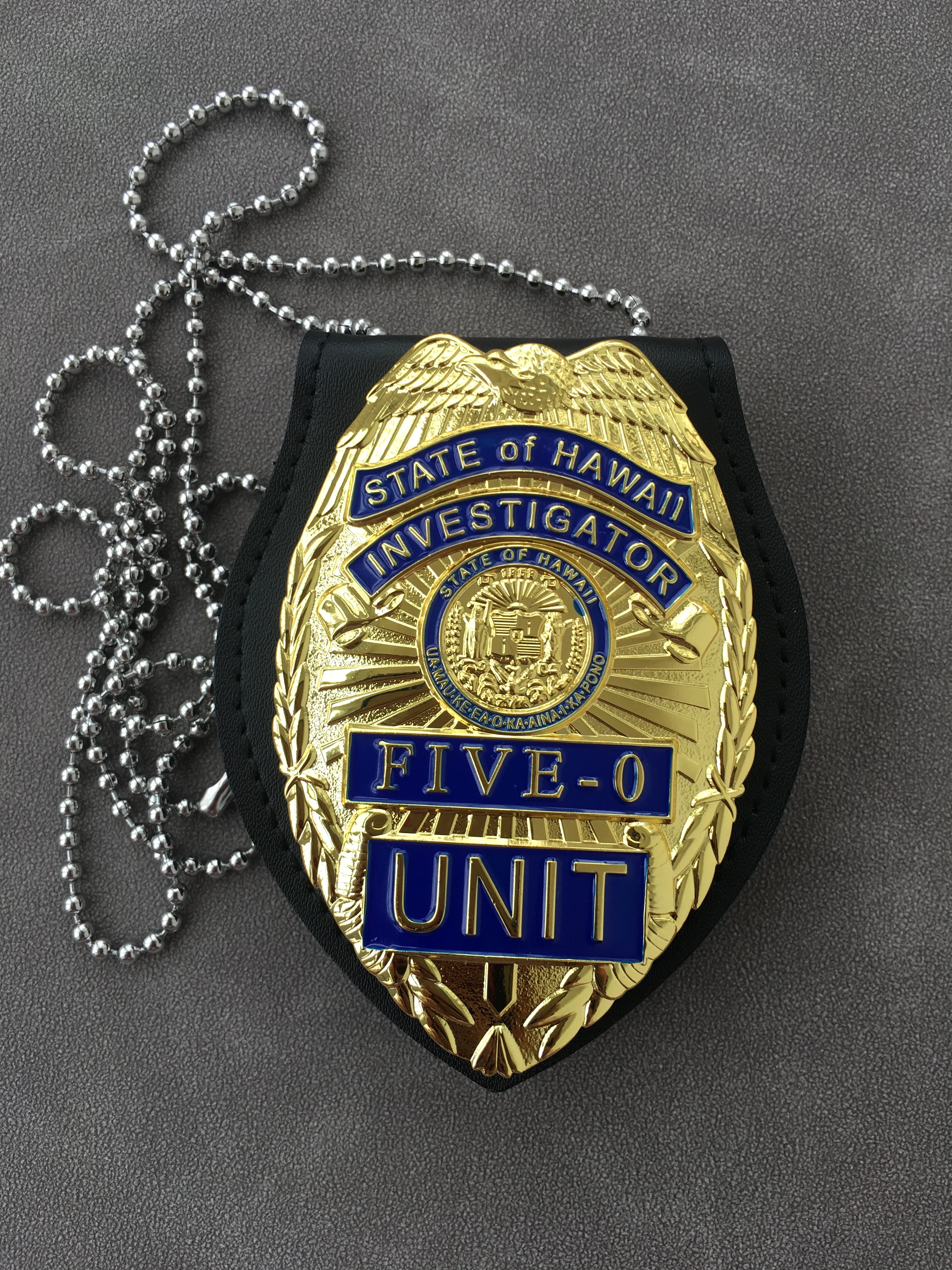 American Metal Badge Hawaii Five-0 Heaven Enforcer Metal Badge Movie Replica Movie Prop Pin SET Badge Role Play 
American Metal Badge Hawaii Five-0 Heaven Enforcer Metal Badge Movie Replica Movie Prop Pin SET Badge Role Play