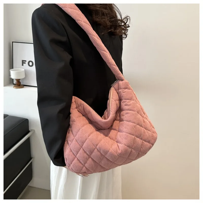 

2024 Spring New Casual Shoulder Underarm Bag Korean Edition Fashion Small Bag Women's Literature Shoulder Crossbody Tote Bag