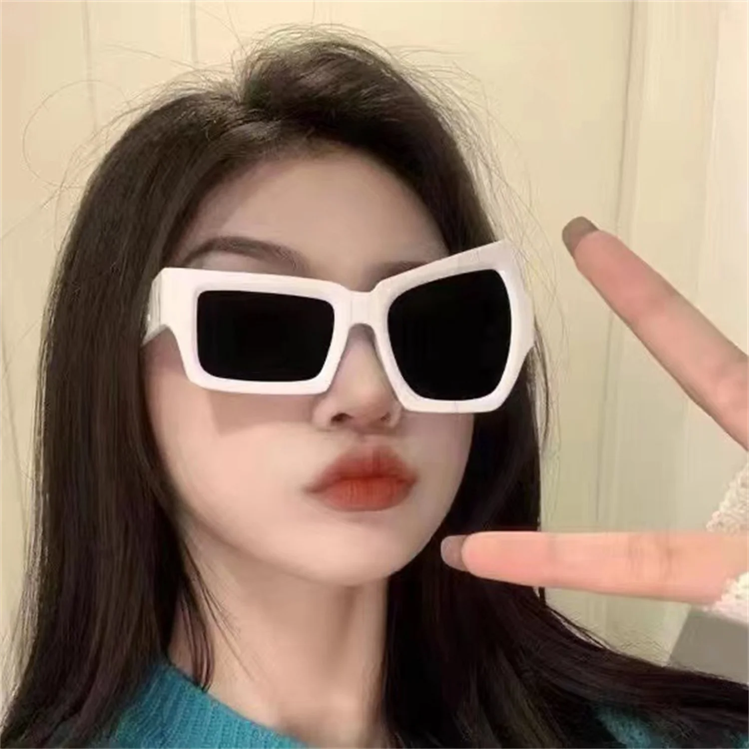 Hip-hop Punk Sunglasses Men Eyebrow-raising Irregular Sun Glasses Street Photo Novelty Sunglasses Asymmetric Trendy Eyewear
Hip-hop Punk Sunglasses Men Eyebrow-raising Irregular Sun Glasses Street Photo Novelty Sunglasses Asymmetric Trendy Eyewear