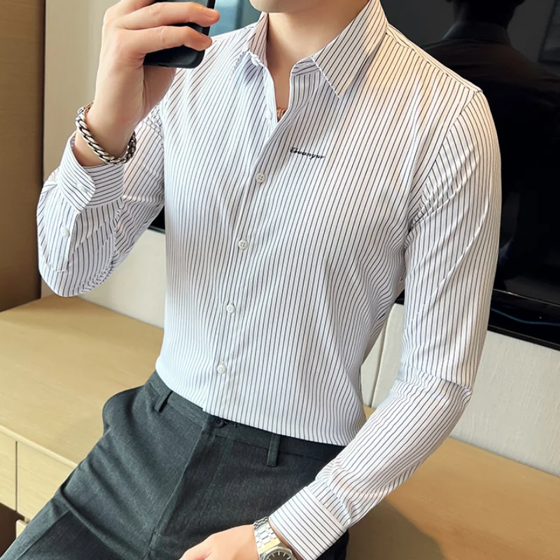 2022 Winter Classic Striped Men's Shirt Slim Casual Business Dress Shirts Social Party Blouse Camisas Para Hombre Men Clothing
2022 Winter Classic Striped Men's Shirt Slim Casual Business Dress Shirts Social Party Blouse Camisas Para Hombre Men Clothing