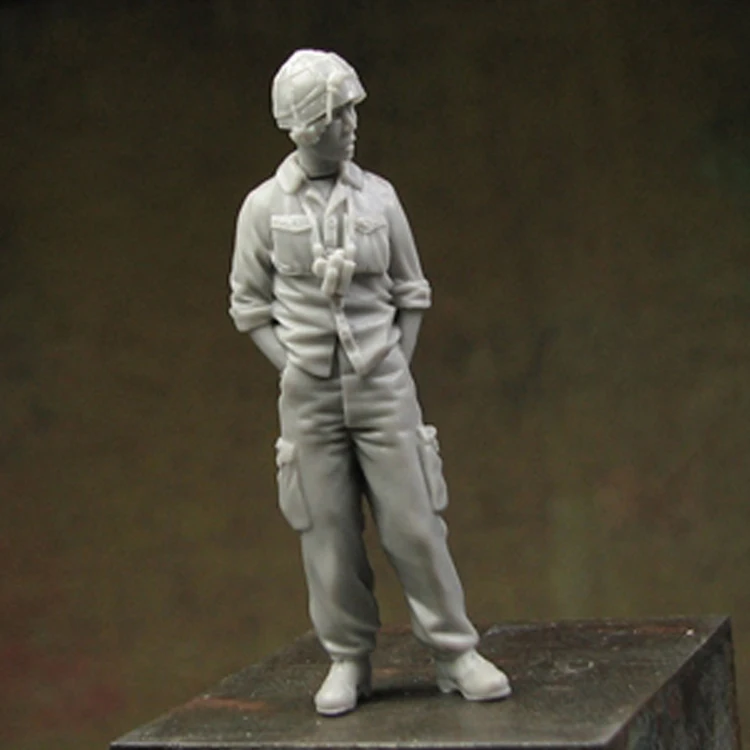 Модель 1/35 года, фигурка солдата из смолы GK, британский члены экипажа афв, военная тема Второй мировой войны, несобранный и Неокрашенный комплект
Модель 1/35 года, фигурка солдата из смолы GK, британский члены экипажа афв, военная тема Второй мировой войны, несобранный и Неокрашенный комплект