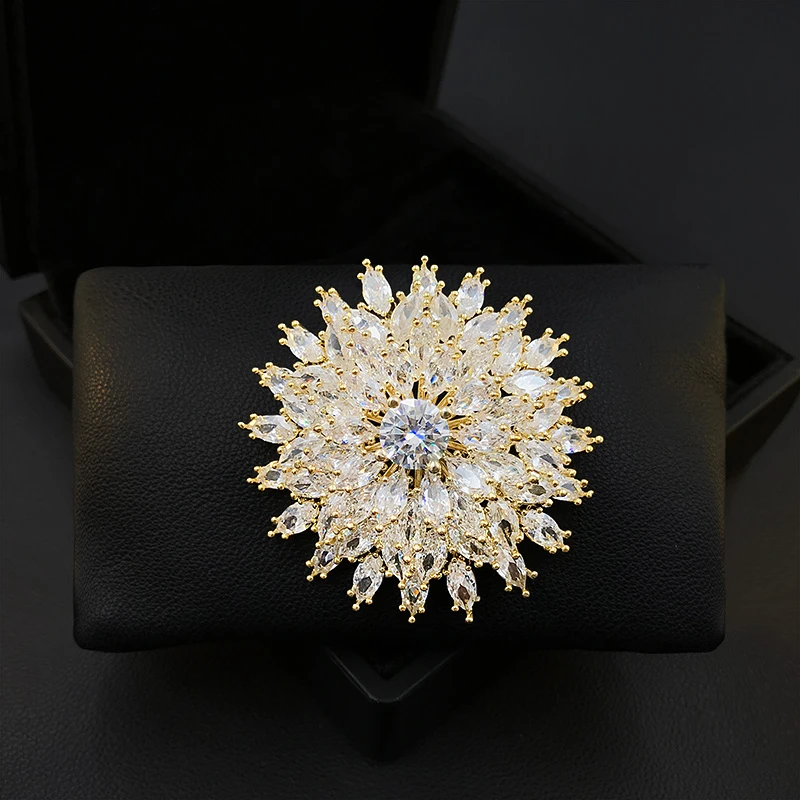 

Very Shiny Zircon Flower Brooch Women's High-End Suit Neckline Corsage Clothes Coat Accessories Collar Pin Wedding Jewelry 5662