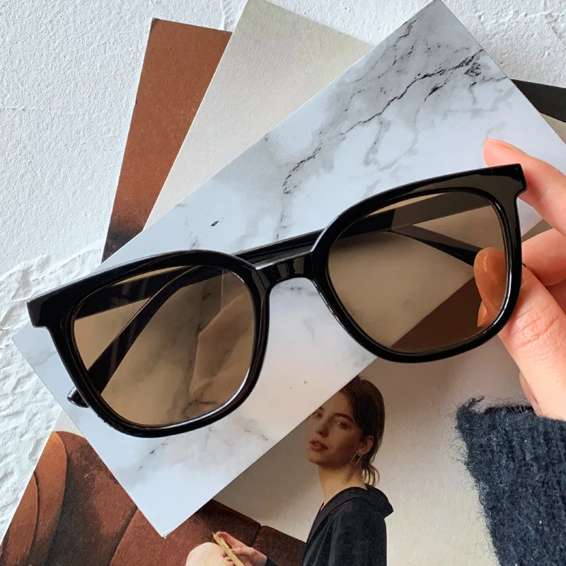 Vintage Small Frame Square Sunglasses Women Brand Designer Fashion Sun Glasses Classic Men's Vintage Eyewear UV400 Oculos De Sol
Vintage Small Frame Square Sunglasses Women Brand Designer Fashion Sun Glasses Classic Men's Vintage Eyewear UV400 Oculos De Sol