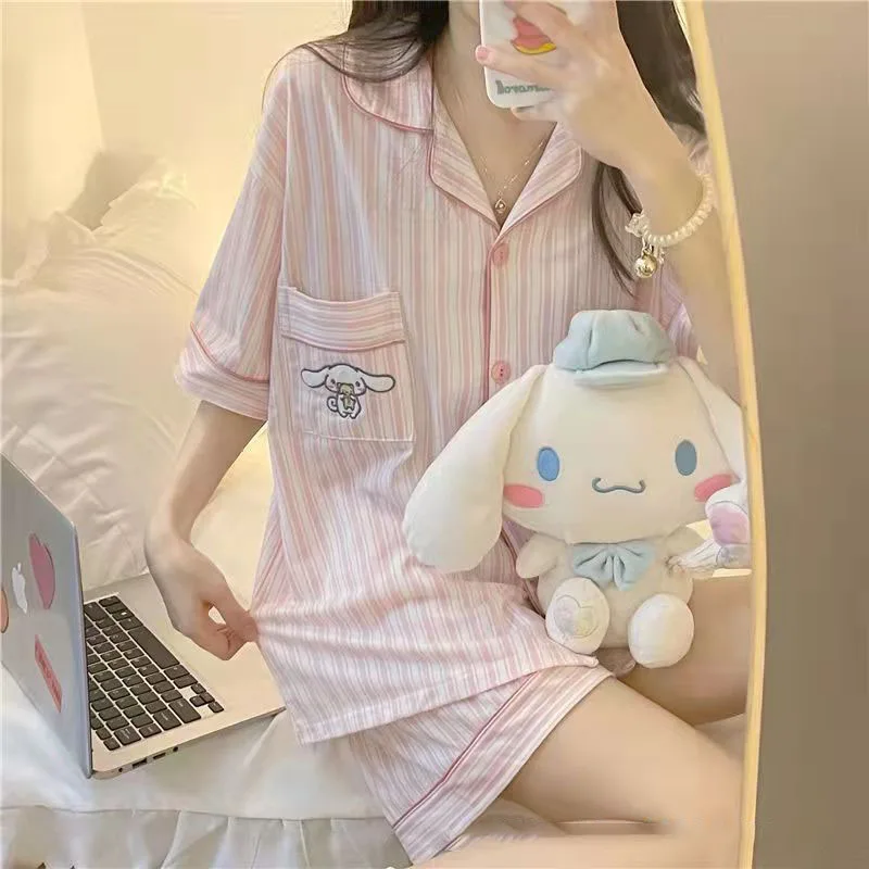 Sanrio Cinnamoroll My Melody Kawaii аниме летние новые женские пижамы Kuromi милые шорты домашний костюм детские игрушки
Sanrio Cinnamoroll My Melody Kawaii аниме летние новые женские пижамы Kuromi милые шорты домашний костюм детские игрушки