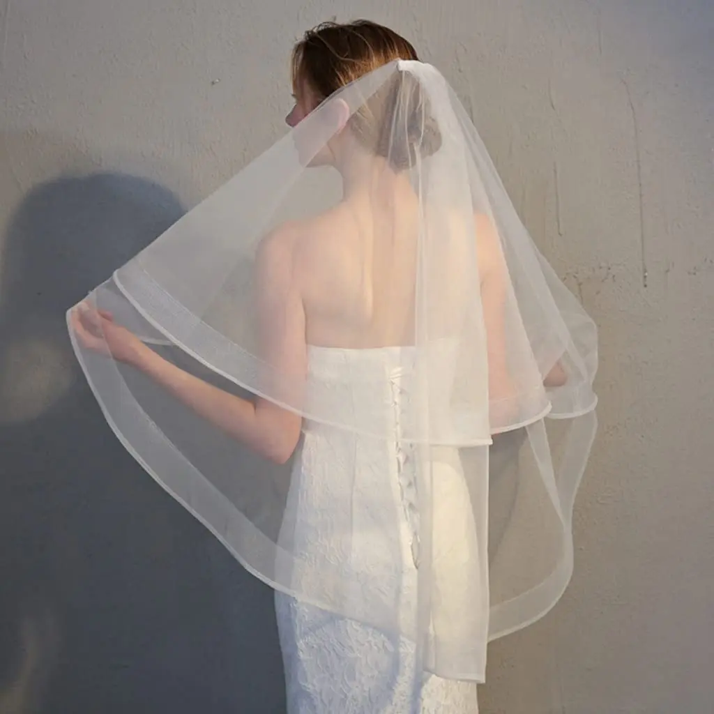2 Tier Short Illusion Veils Longest Tulle 35" Wedding Bridal Metal Comb White Hair Accessories for Bride
2 Tier Short Illusion Veils Longest Tulle 35" Wedding Bridal Metal Comb White Hair Accessories for Bride