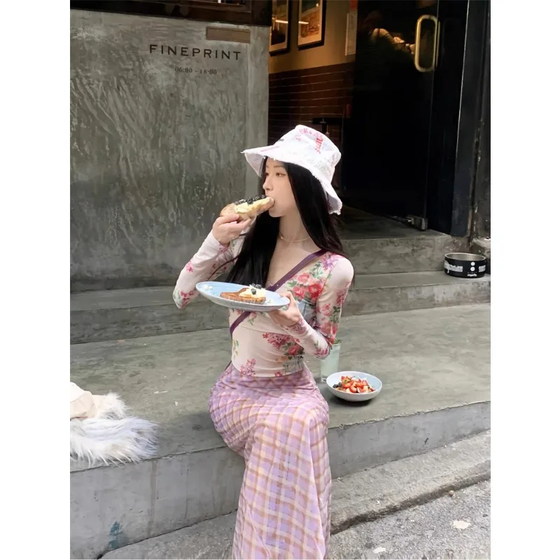 High end temperament, spicy girl, pure desire, V-neck long sleeved T-shirt, women's summer new slim fit short sweet top trend
High end temperament, spicy girl, pure desire, V-neck long sleeved T-shirt, women's summer new slim fit short sweet top trend