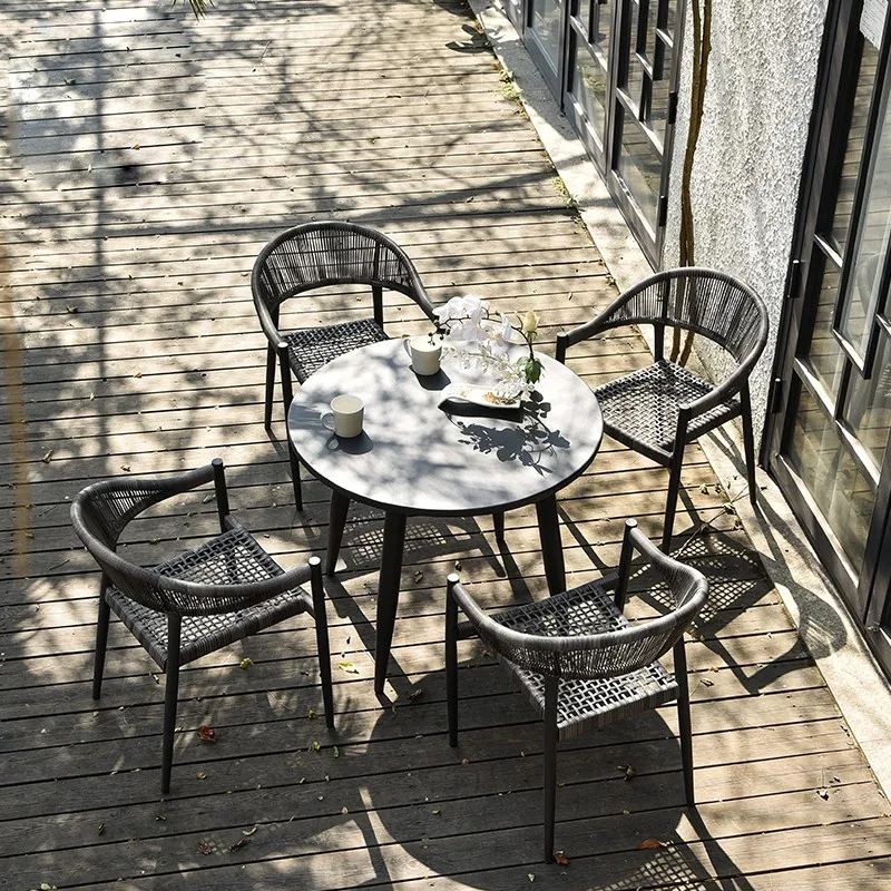 

Уличный стол, стулья, Балконный стол, кофейный столик, набор из трех предметов из скандинавского ротанга, удобный ротанговый стул