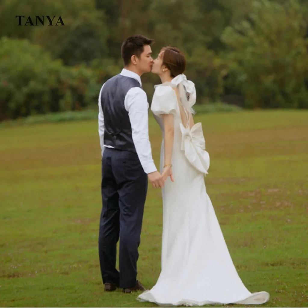 A Line Backless Wedding Dresses Mermaid Bow Satin Modest Floor Length Bridal Gown Simple Style Bride Dress SWD149
A Line Backless Wedding Dresses Mermaid Bow Satin Modest Floor Length Bridal Gown Simple Style Bride Dress SWD149