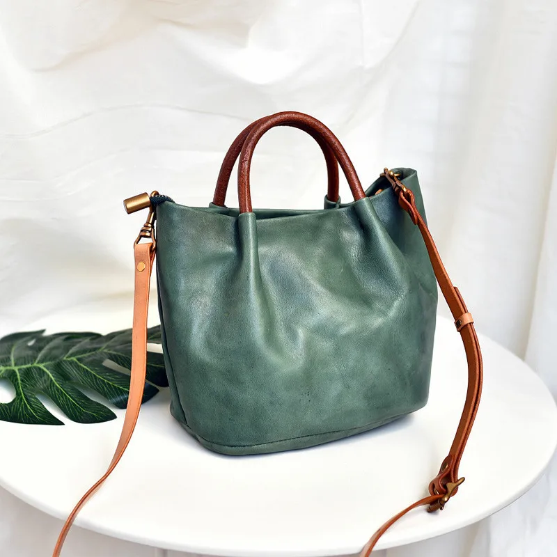 Модная винтажная женская маленькая сумка из натуральной кожи, повседневная простая женская сумка-мессенджер на плечо из натуральной воловьей кожи
Модная винтажная женская маленькая сумка из натуральной кожи, повседневная простая женская сумка-мессенджер на плечо из натуральной воловьей кожи