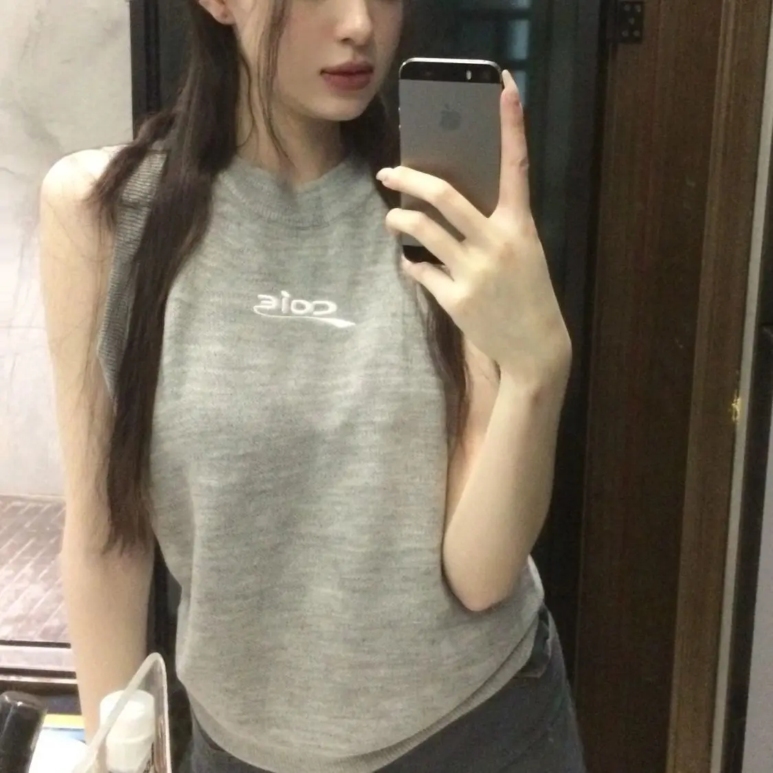 Fashionable and Personalized Gray Vest Bottoming Shirt for Women 2024 Summer New Design Y2K Niche Slim Slim Vest Tops
Fashionable and Personalized Gray Vest Bottoming Shirt for Women 2024 Summer New Design Y2K Niche Slim Slim Vest Tops