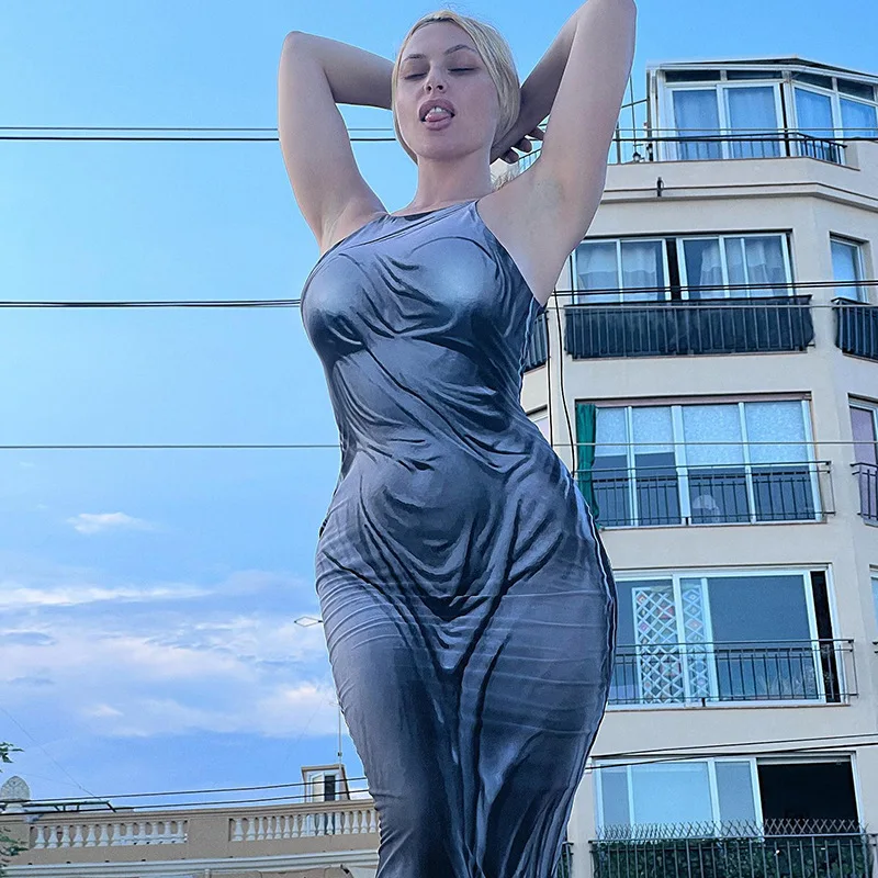 European And American Sexy Style New Fashion Print Fit Light Mature Long Dress With Suspended Strap Open Back Dress For Women
European And American Sexy Style New Fashion Print Fit Light Mature Long Dress With Suspended Strap Open Back Dress For Women