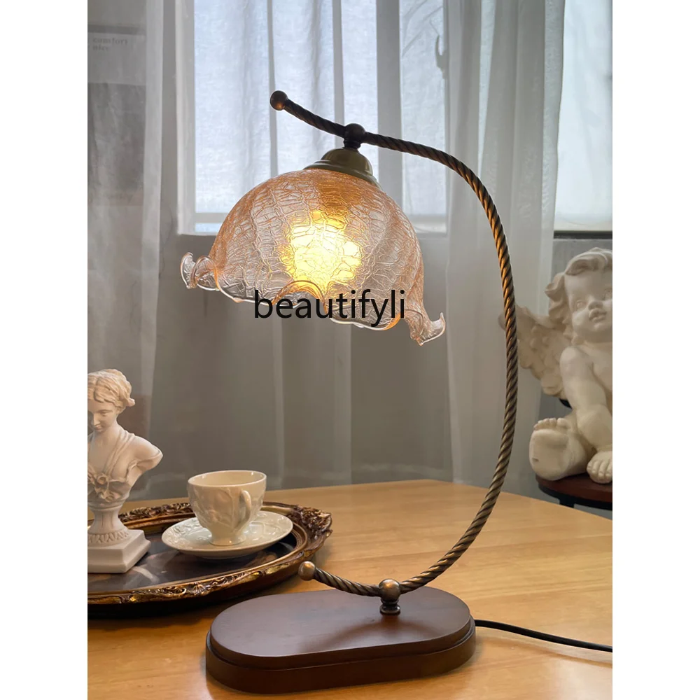 yj American Style Vintage Desk Lamp Art Glass Copper Distressed Pattern Decoration French Mid-Ancient Lamps
yj American Style Vintage Desk Lamp Art Glass Copper Distressed Pattern Decoration French Mid-Ancient Lamps