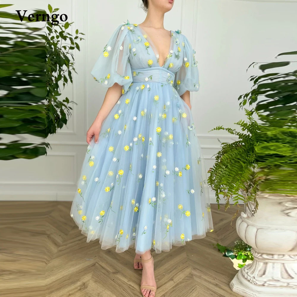 Verngo Pastel Blue Tulle Embroidered Flowers Prom Dresses Puff Half Sleeves V Neck Tea Length Elegant Pastrol Boho Party Gowns
Verngo Pastel Blue Tulle Embroidered Flowers Prom Dresses Puff Half Sleeves V Neck Tea Length Elegant Pastrol Boho Party Gowns