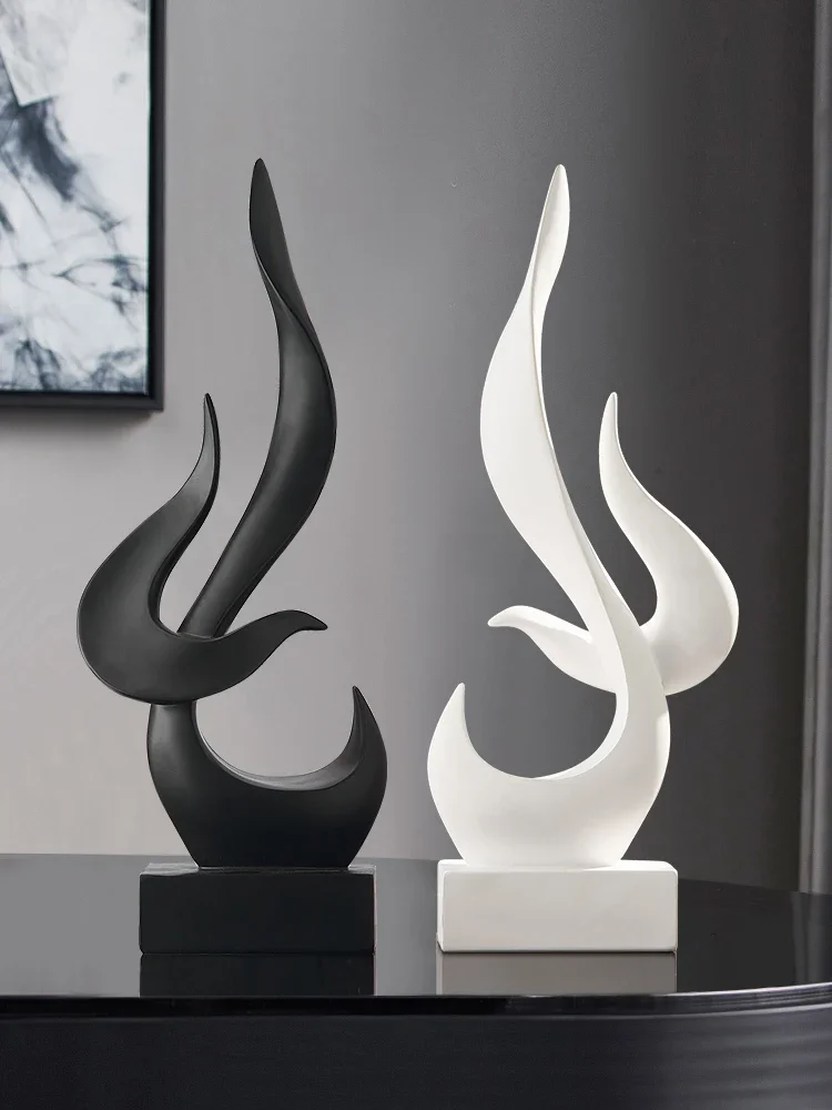 Light luxury high-end flame bird ornaments home accessories, living room wine cabinet, TV cabinet decoration, abstract art, mode
Light luxury high-end flame bird ornaments home accessories, living room wine cabinet, TV cabinet decoration, abstract art, mode