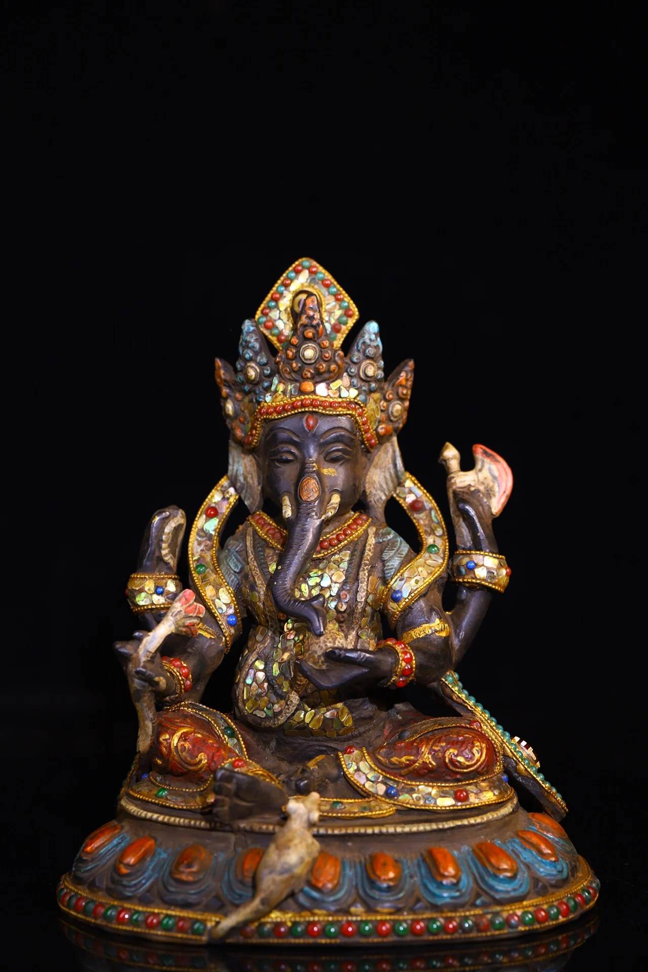 8"Tibet Temple Collection Old Bronze Painted Mosaic Gem gZi Beads Shell Ganesh Buddha Lotus Platform Worship Hall Town house
8"Tibet Temple Collection Old Bronze Painted Mosaic Gem gZi Beads Shell Ganesh Buddha Lotus Platform Worship Hall Town house