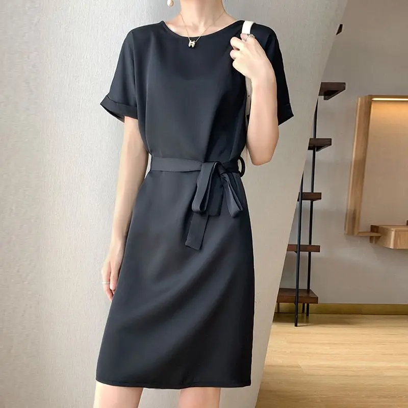 Женское атласное платье-трапеция, ацетатное платье с поясом и шнуровкой на талии, лето 2023
Женское атласное платье-трапеция, ацетатное платье с поясом и шнуровкой на талии, лето 2023