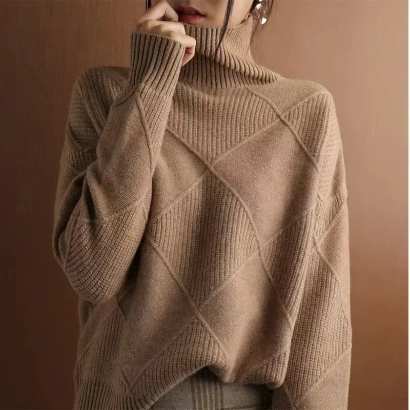 Women's Pullover Sweater Thickened Warmth 2023 Autumn and Winter New Fashion Large Size Knitted Wool Sweater High Collar Jacket
Women's Pullover Sweater Thickened Warmth 2023 Autumn and Winter New Fashion Large Size Knitted Wool Sweater High Collar Jacket