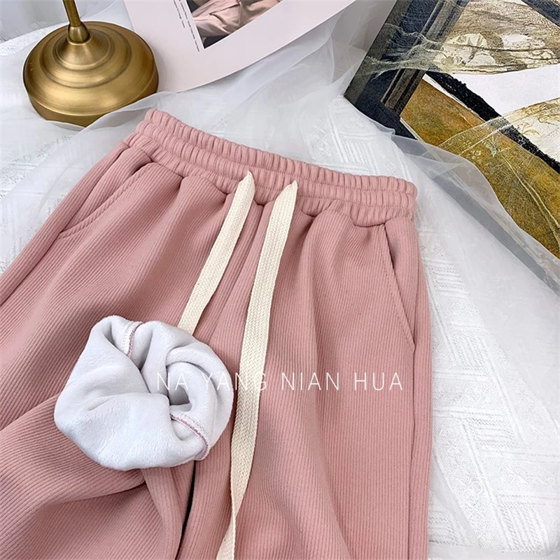 Limiguyue Solid Velvet Warm Sweatpants Women High Waist Drawstring Sports Pants Autumn Winter Loose Casual Trousers Joggers U041
Limiguyue Solid Velvet Warm Sweatpants Women High Waist Drawstring Sports Pants Autumn Winter Loose Casual Trousers Joggers U041
