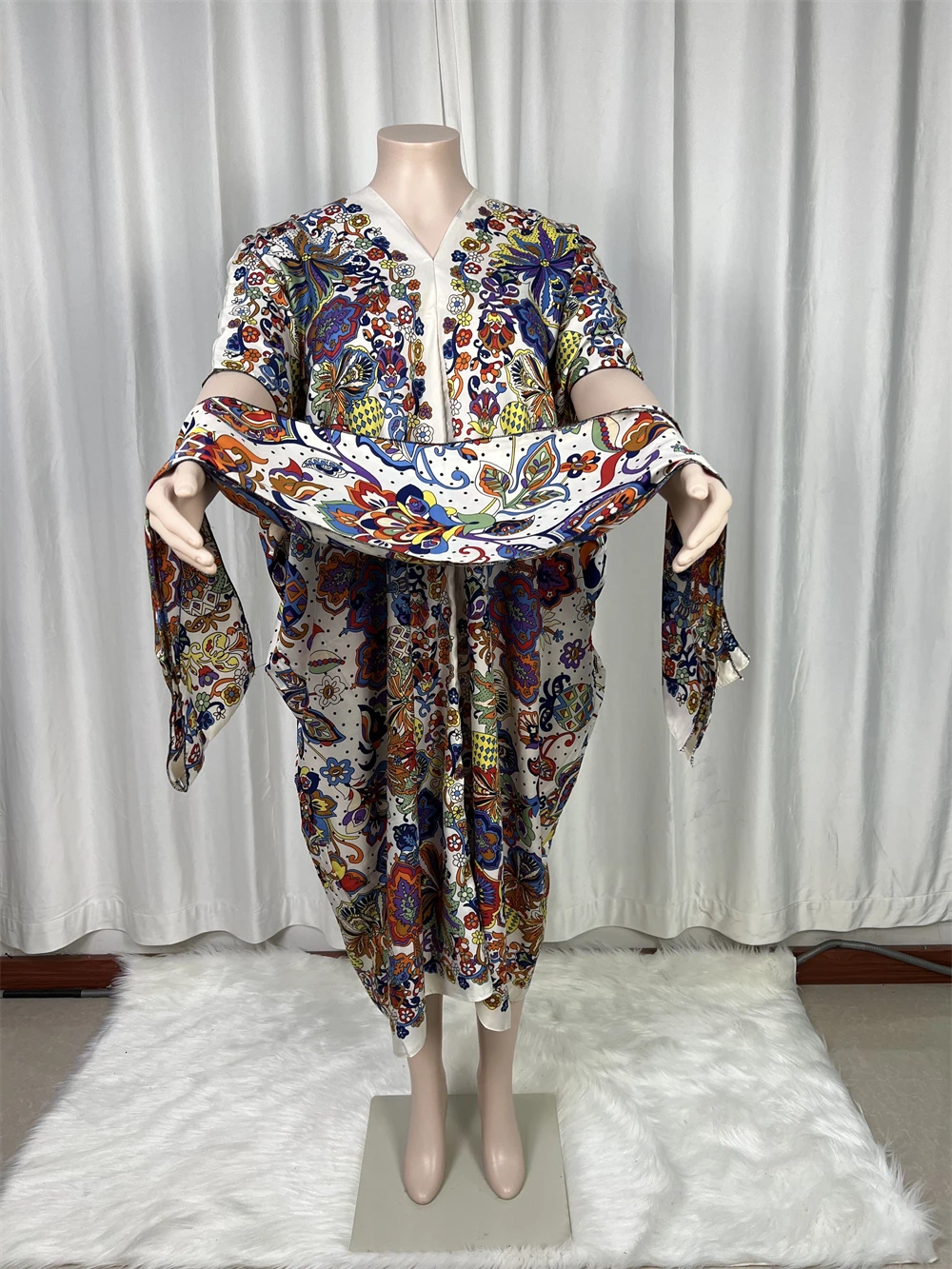 

2024 Saudi Arabian Scarf Loose Print Silk Maxi Dress Summer Beach Bohemian Robe African Kaftan Kimono Swimwear Short Sleeve B29