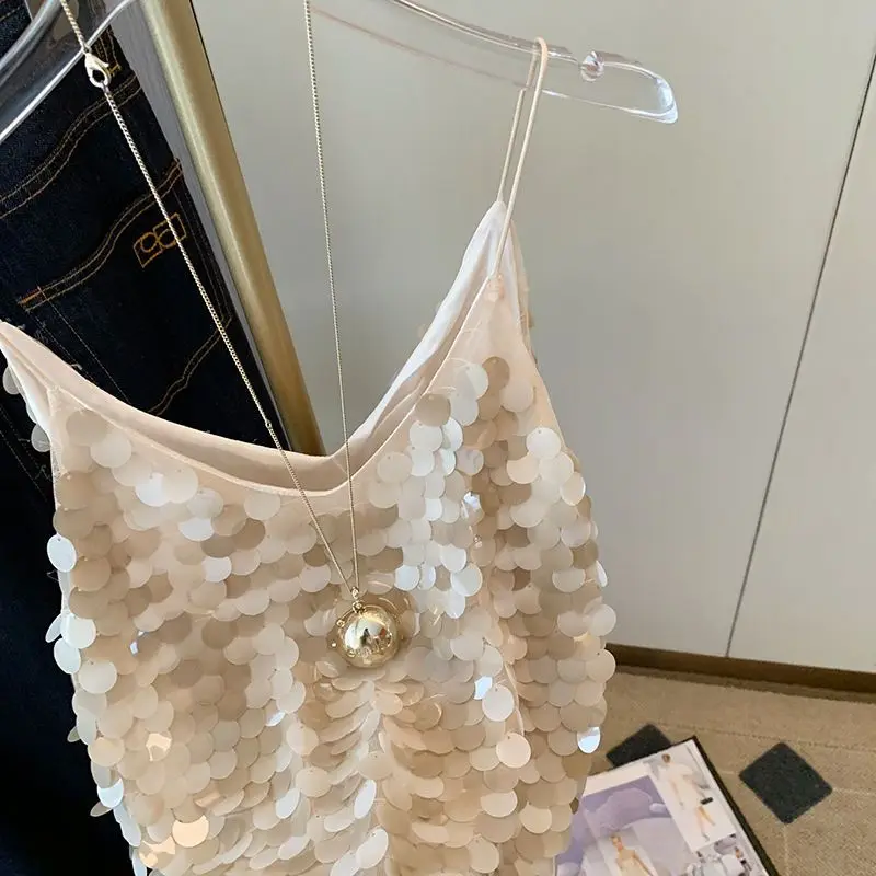 Superior V-neck Sequin Camisole Women's Summer 2024 New Design Temperament Hot Girl Sleeveless Top
Superior V-neck Sequin Camisole Women's Summer 2024 New Design Temperament Hot Girl Sleeveless Top