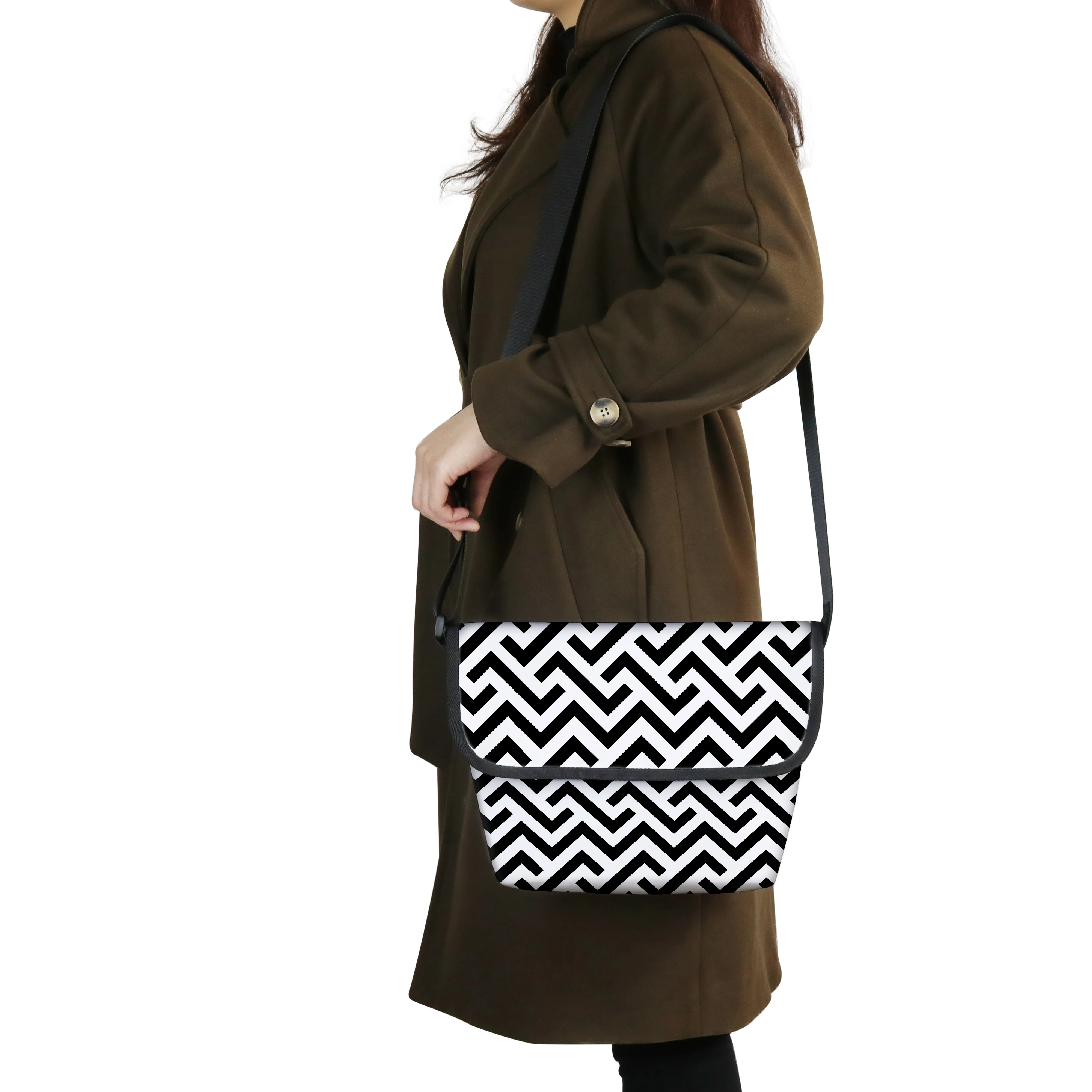 Fashion Ladies Shoulder Bag Inner Zipper Large Capacity Polyester Durable Free Customized Business Travel Spring
Fashion Ladies Shoulder Bag Inner Zipper Large Capacity Polyester Durable Free Customized Business Travel Spring