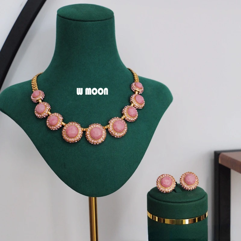 Vintage High-end Colored Gem Necklace Earrings Set for Women Medieval Times Style Wedding Bride Jewelry Set Party Gift
Vintage High-end Colored Gem Necklace Earrings Set for Women Medieval Times Style Wedding Bride Jewelry Set Party Gift