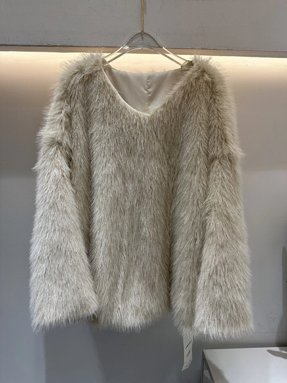 Women's Autumn Winter Chic Faux Fur Thick Warm Sweater Lady High Street V Neck Fuzzy Soft Solid Color Pullover Loose Jumper
Women's Autumn Winter Chic Faux Fur Thick Warm Sweater Lady High Street V Neck Fuzzy Soft Solid Color Pullover Loose Jumper