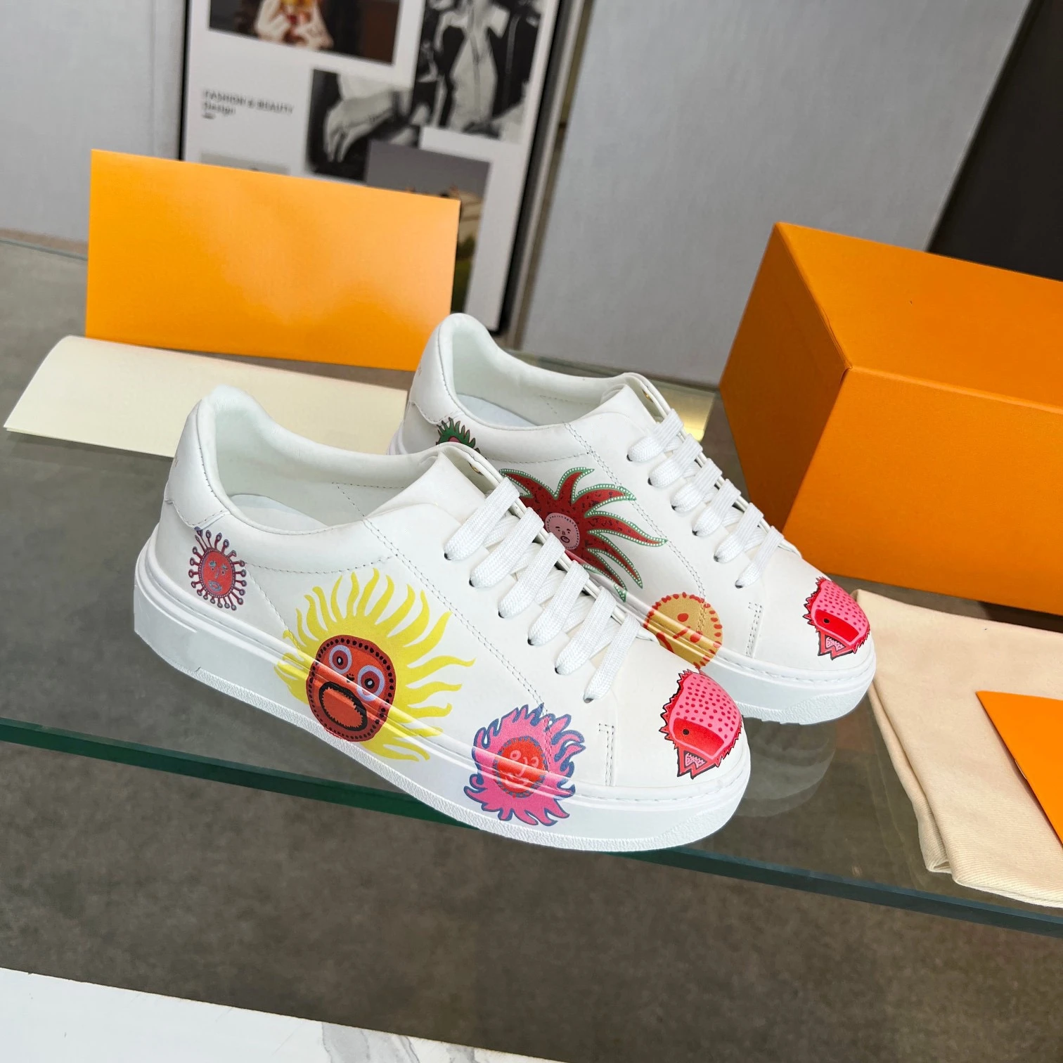 2023 Осень-Зима Новые повседневные кожаные кроссовки со шнуровкой и принтом 1204
2023 Осень-Зима Новые повседневные кожаные кроссовки со шнуровкой и принтом 1204