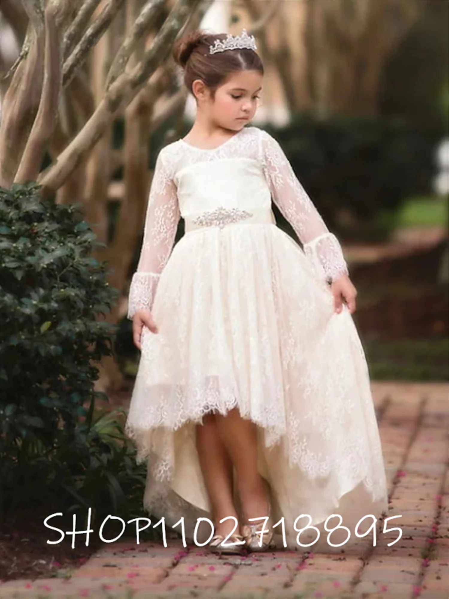 V-Neck Asymmetrical Flower Girl Wedding Dress Lace Long Sleeve Embroidered Party Costume Classic Bow Princess Prom Dress Chapel
V-Neck Asymmetrical Flower Girl Wedding Dress Lace Long Sleeve Embroidered Party Costume Classic Bow Princess Prom Dress Chapel