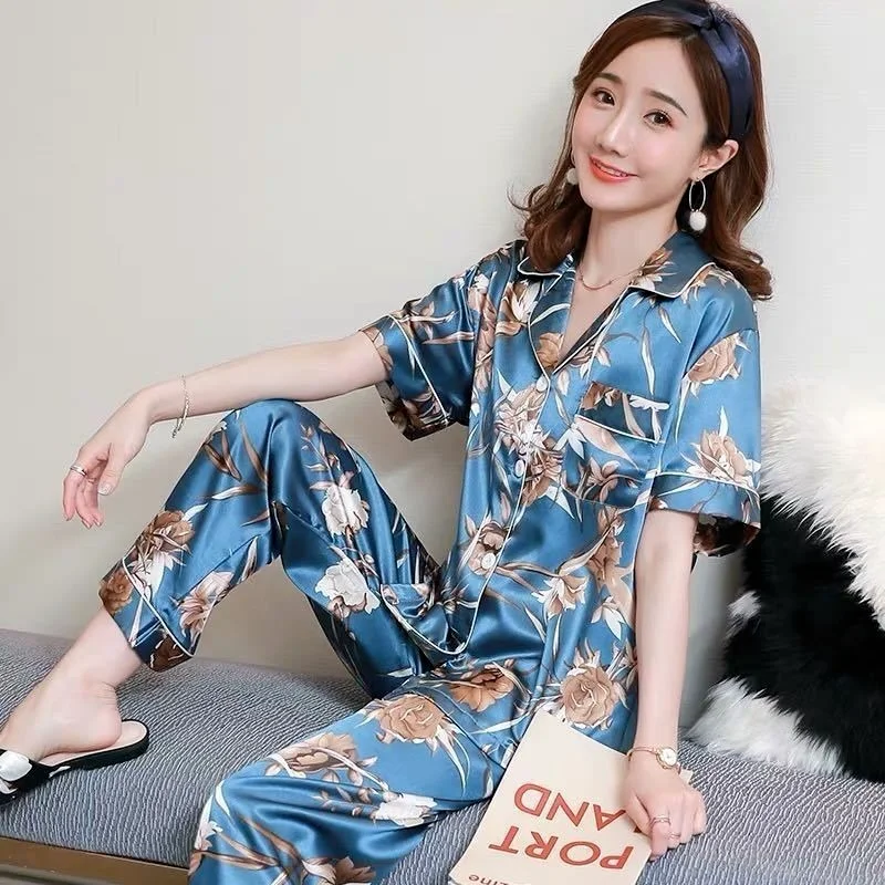 Luxury Ice Silk Pajamas Lapel Short Sleeve Pants Silk Like Leisure Home Clothes Nightwear Sleepwear 2-Piece Set Women Pajamas
Luxury Ice Silk Pajamas Lapel Short Sleeve Pants Silk Like Leisure Home Clothes Nightwear Sleepwear 2-Piece Set Women Pajamas