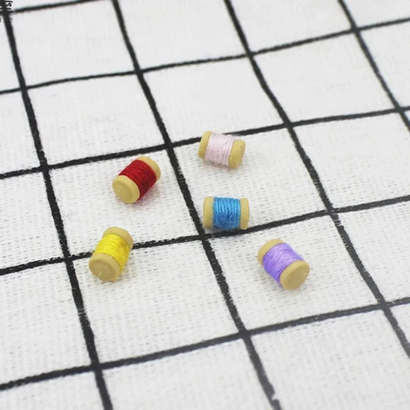 5Pcs 1/12 Doll House Miniature Sewing Coil Simulation Model Toys for Mini Decoration Dollhouse Accessories color randomly
5Pcs 1/12 Doll House Miniature Sewing Coil Simulation Model Toys for Mini Decoration Dollhouse Accessories color randomly