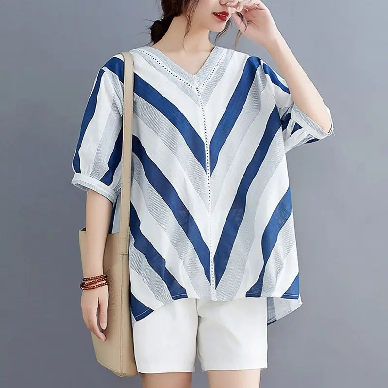 

Fashion V-Neck Spliced Hollow Out Asymmetrical Striped Blouses Women Clothing 2024 Summer New Loose Casual Tops Commuter Shirts