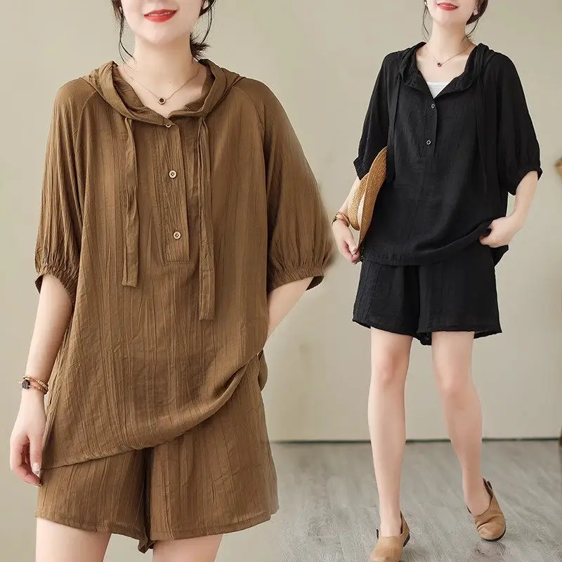 Large Size Shorts Tracksuit Women's Casual Set Summer Fashion Loose Hooded Short Sleeve Top Shorts Two-Piece Suit Outfits Z1345
Large Size Shorts Tracksuit Women's Casual Set Summer Fashion Loose Hooded Short Sleeve Top Shorts Two-Piece Suit Outfits Z1345