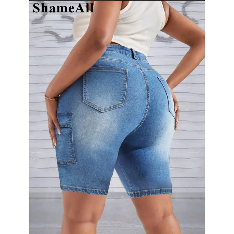 

Women's Plus Size Casual Denim Shorts, Washed Pipping Button Fly Denim Shorts With Flap Pockets