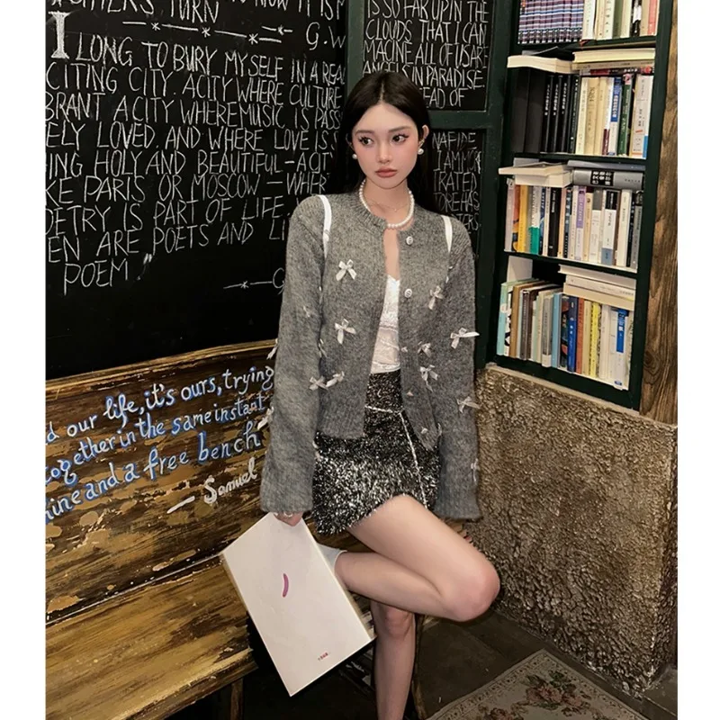 Lazy Style Bow Sweater for Women's Autumn and Winter New Style Small Fragrant Gray Knitted Cardigan Top Female Clothing
Lazy Style Bow Sweater for Women's Autumn and Winter New Style Small Fragrant Gray Knitted Cardigan Top Female Clothing