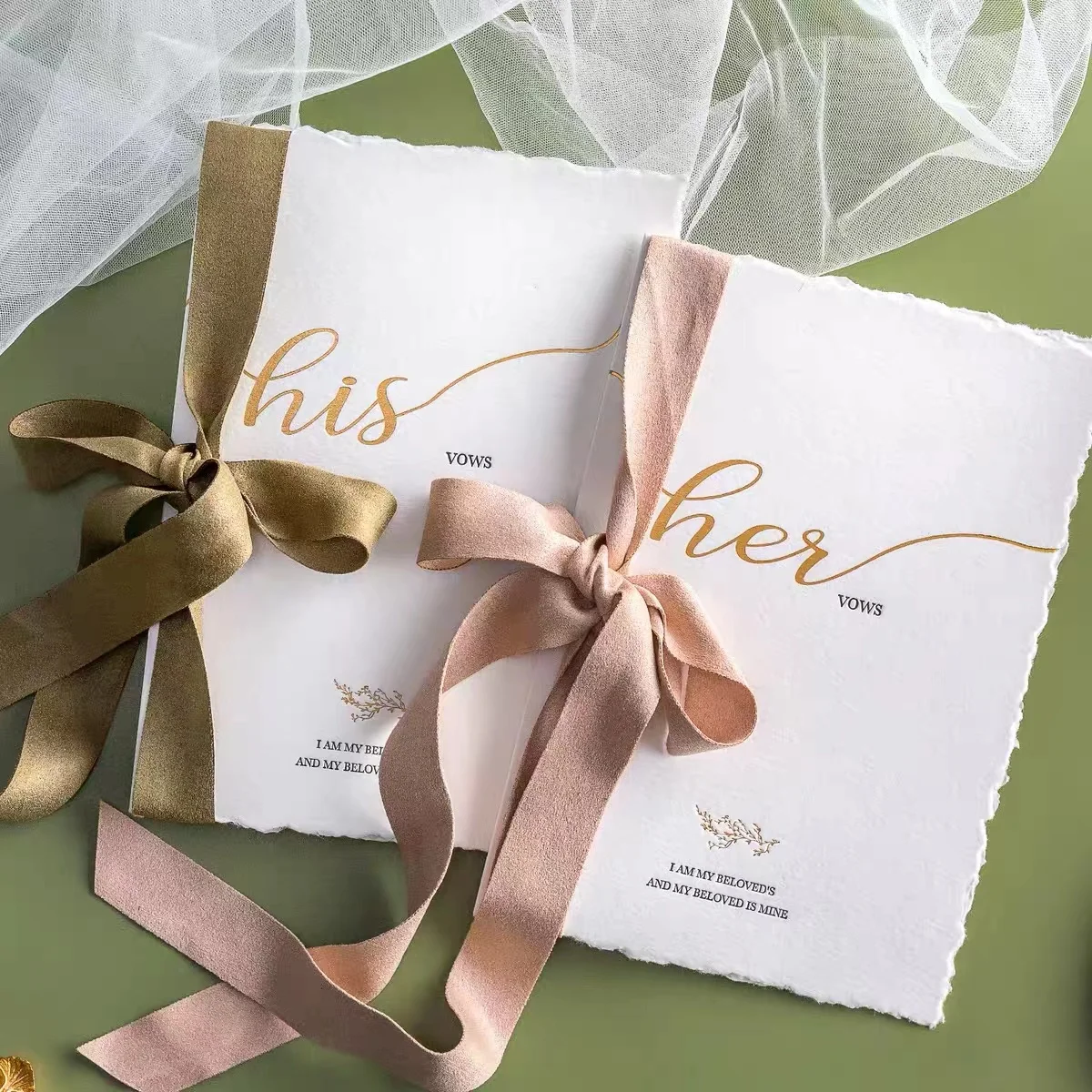 2Pcs Get Married Bride Groom Photo Props Wedding Paper Vows Card Mr Mrs Oath Book With Width Ribbon
2Pcs Get Married Bride Groom Photo Props Wedding Paper Vows Card Mr Mrs Oath Book With Width Ribbon