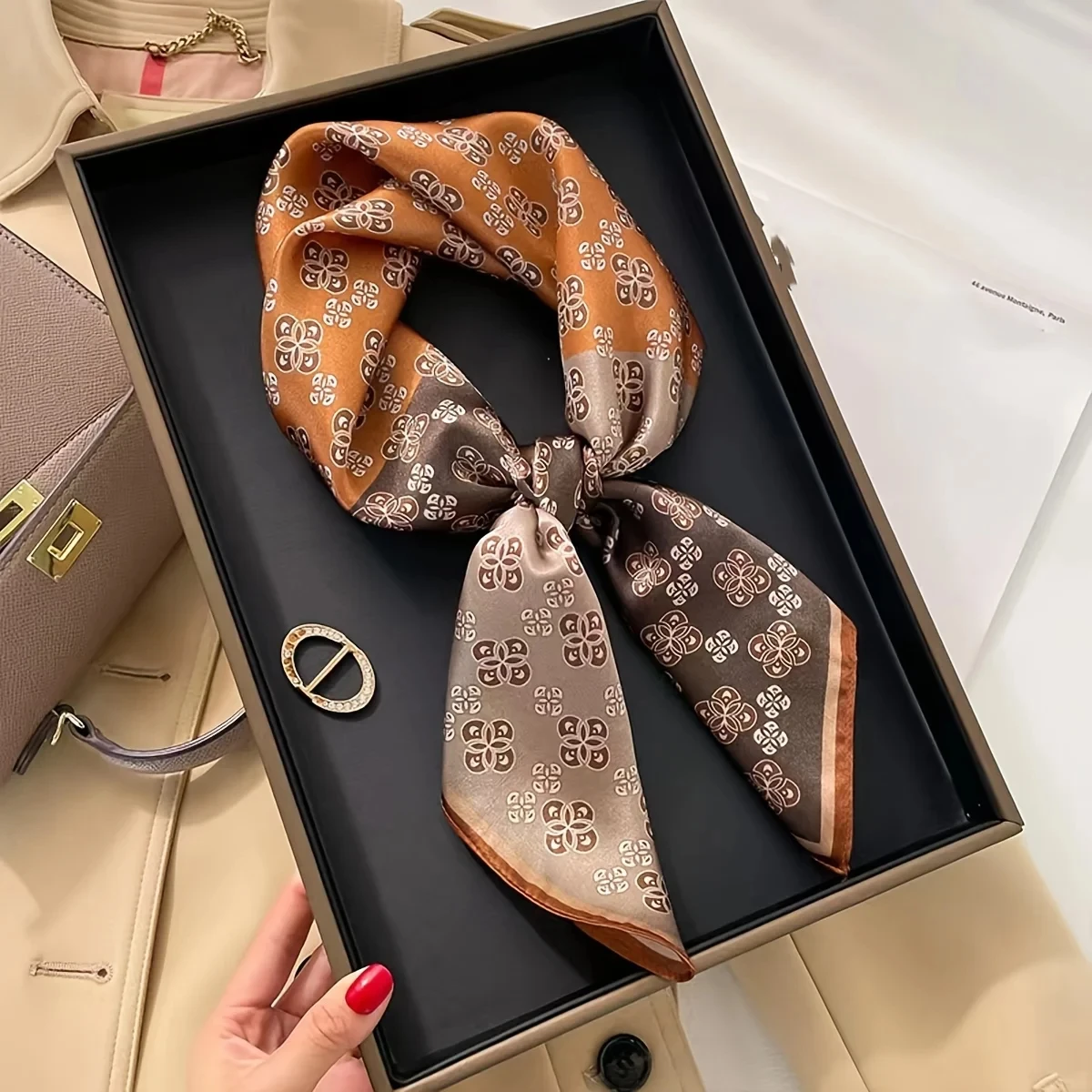 Luxury Brand Elegant Contrast Color Square Scarf Stylish Small Flower Print Neck Scarf Casual Imitation Silk Smooth Headband
Luxury Brand Elegant Contrast Color Square Scarf Stylish Small Flower Print Neck Scarf Casual Imitation Silk Smooth Headband